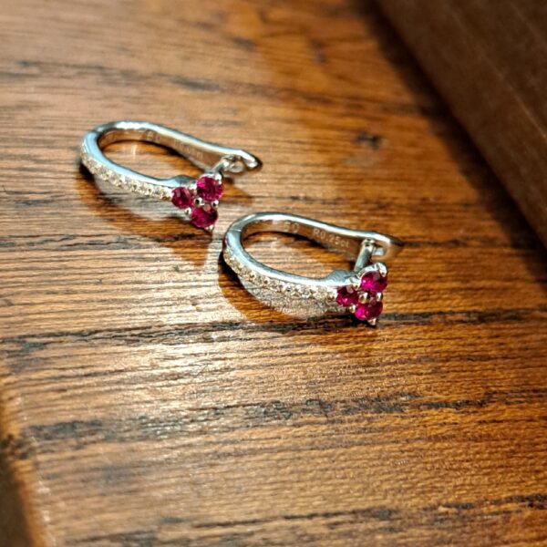 K18wgルビーピアス